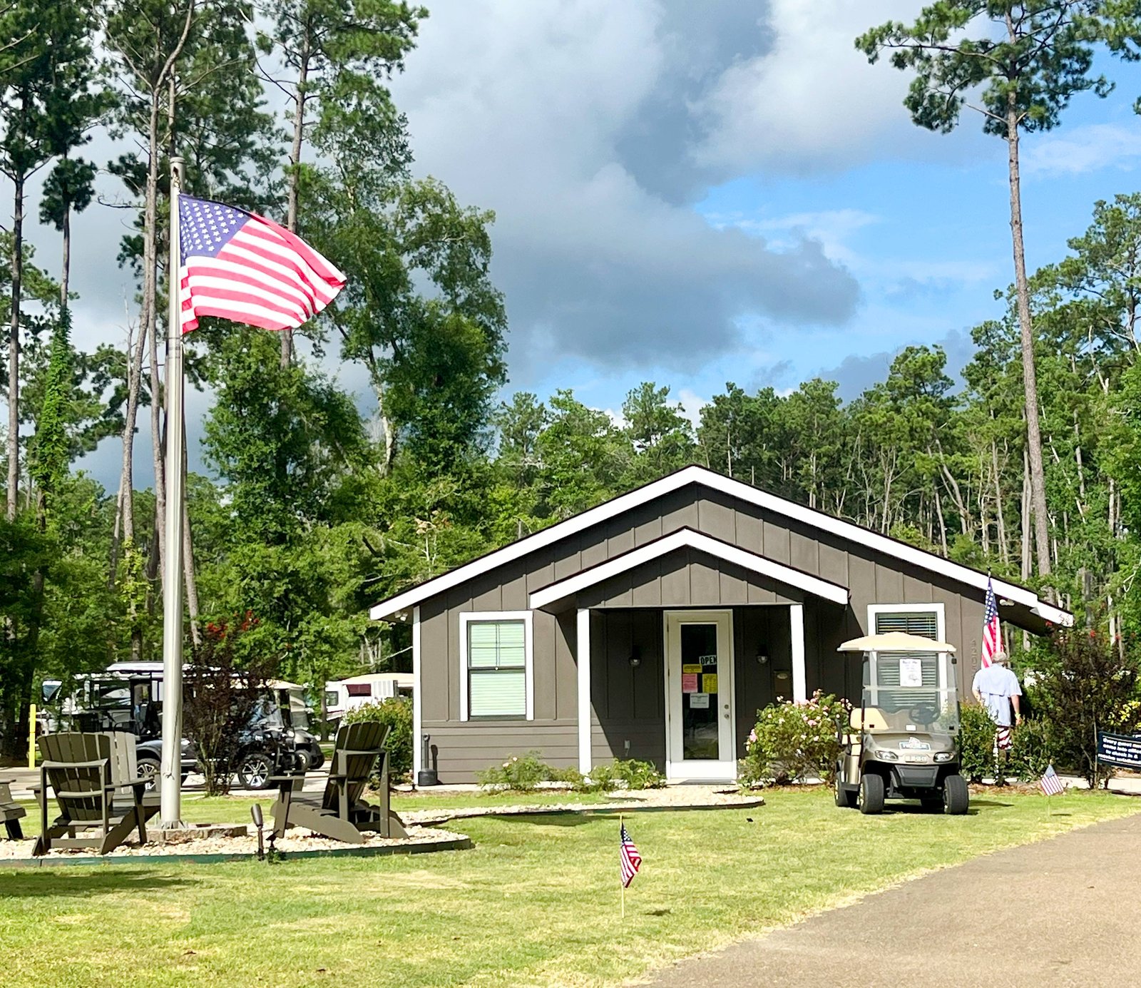 Furnished camping cabin at Fireside RV Resort in Ponchatoula on the New Orleans Northshore